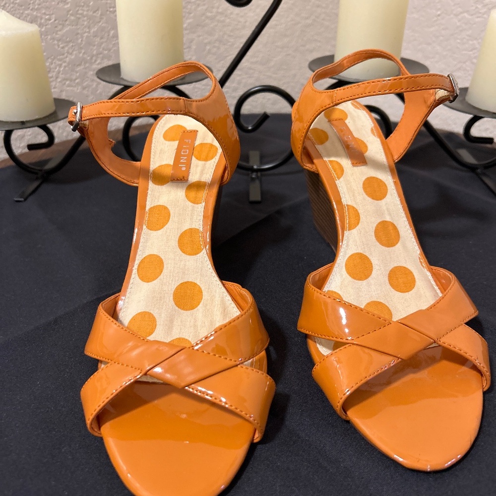 Women’s shoes